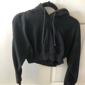 Aritzia TNA cropped hoodie